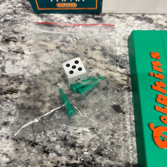 Vintage NFL Officially Licensed Miami Dolphins Trivia Game Complete - Picture 5 of 6